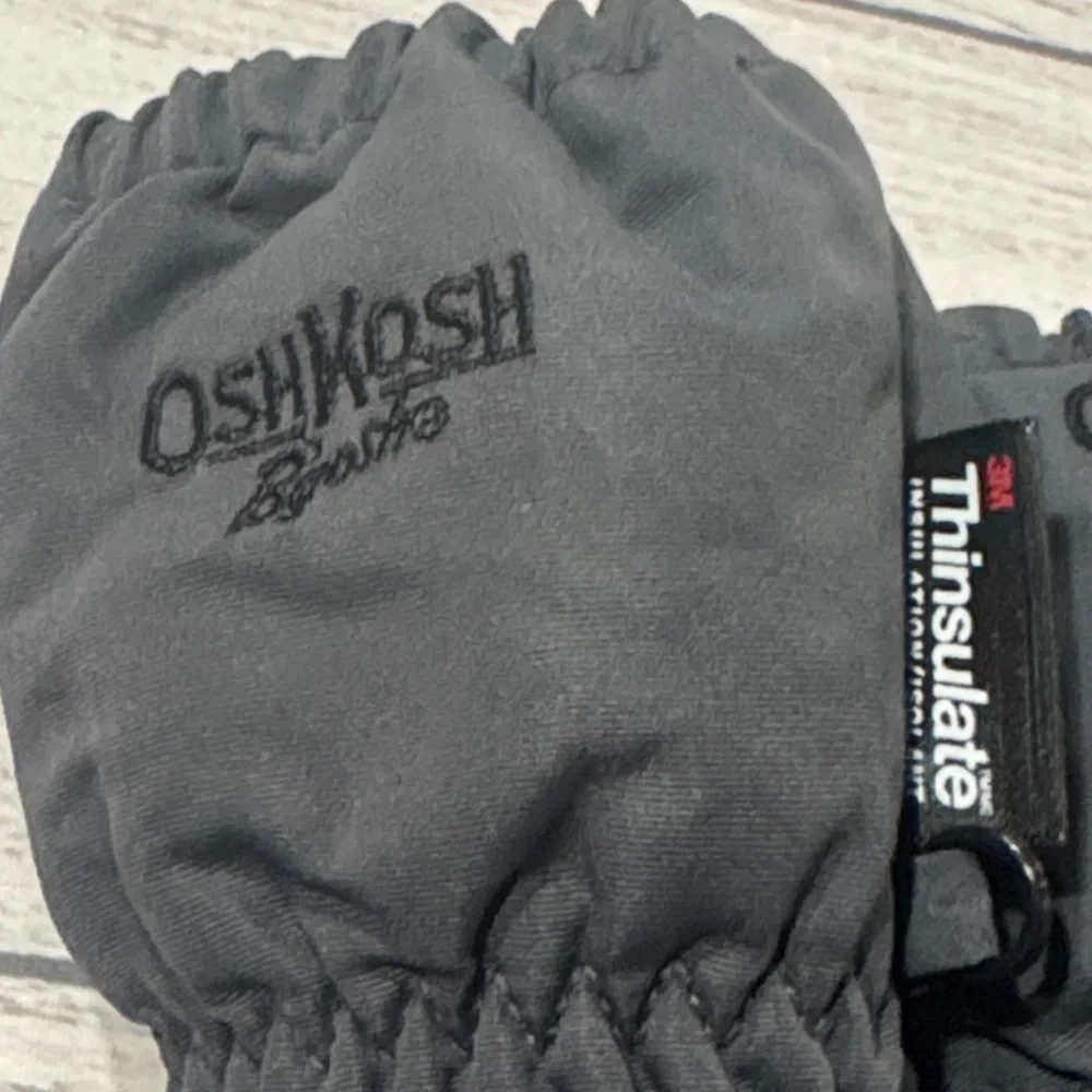 OshKosh B'gosh Kids Dark Gray and Black Thinsulate Mittens